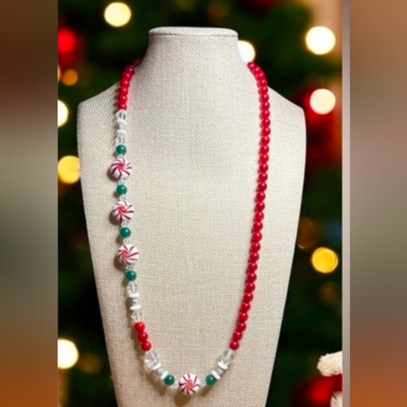 SPECIAL EDITION CHRISTMAS JEWELRY STOCKINGS - Picture 8 of 12